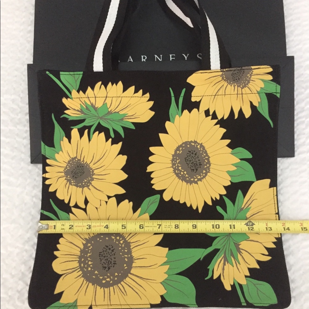 Barney’s New York Canvas Tote $198 MSRP (V Bradley for Exposure) Price is Firm - Picture 11 of 11